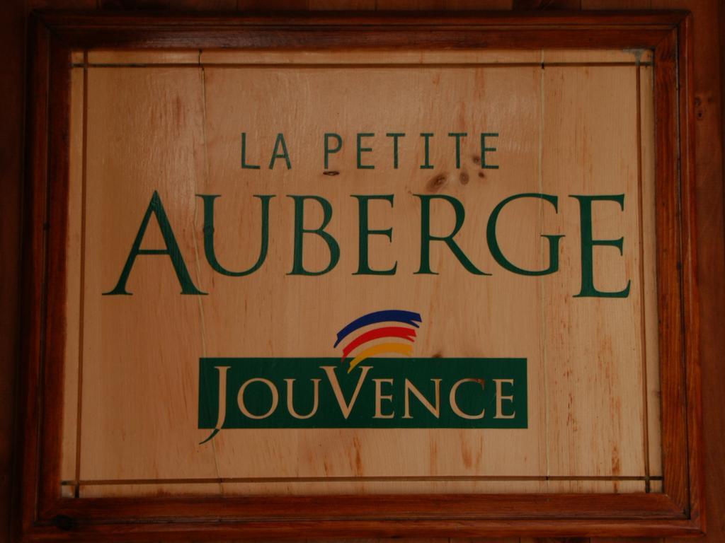La Petite Auberge De Jouvence Magog Exterior photo