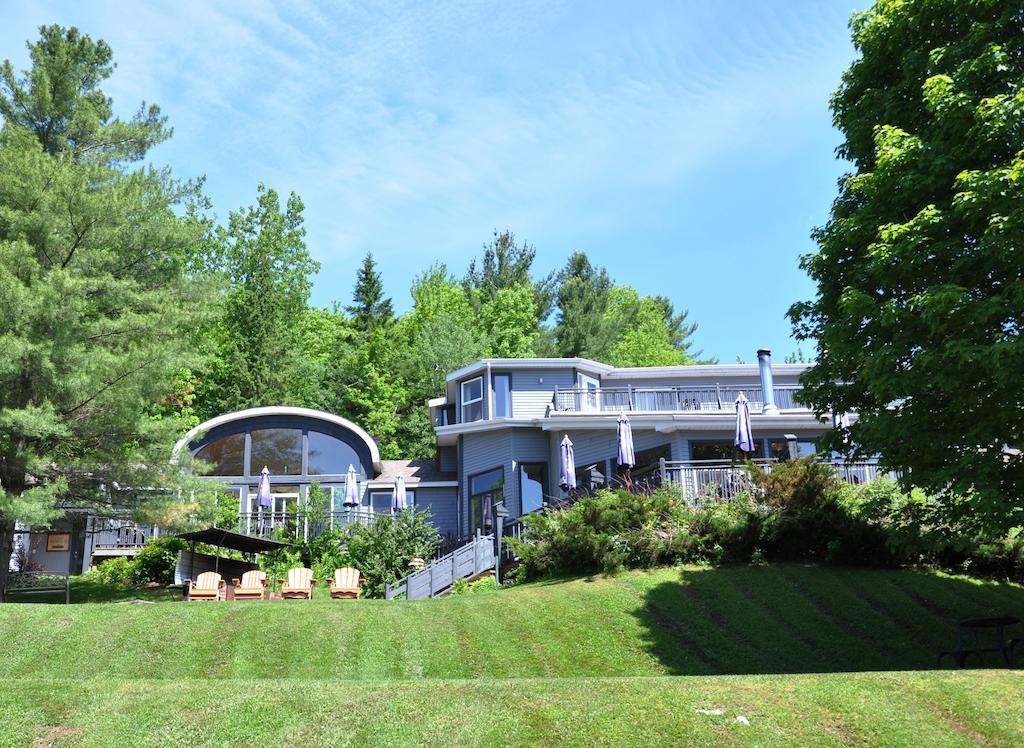 La Petite Auberge De Jouvence Magog Exterior photo